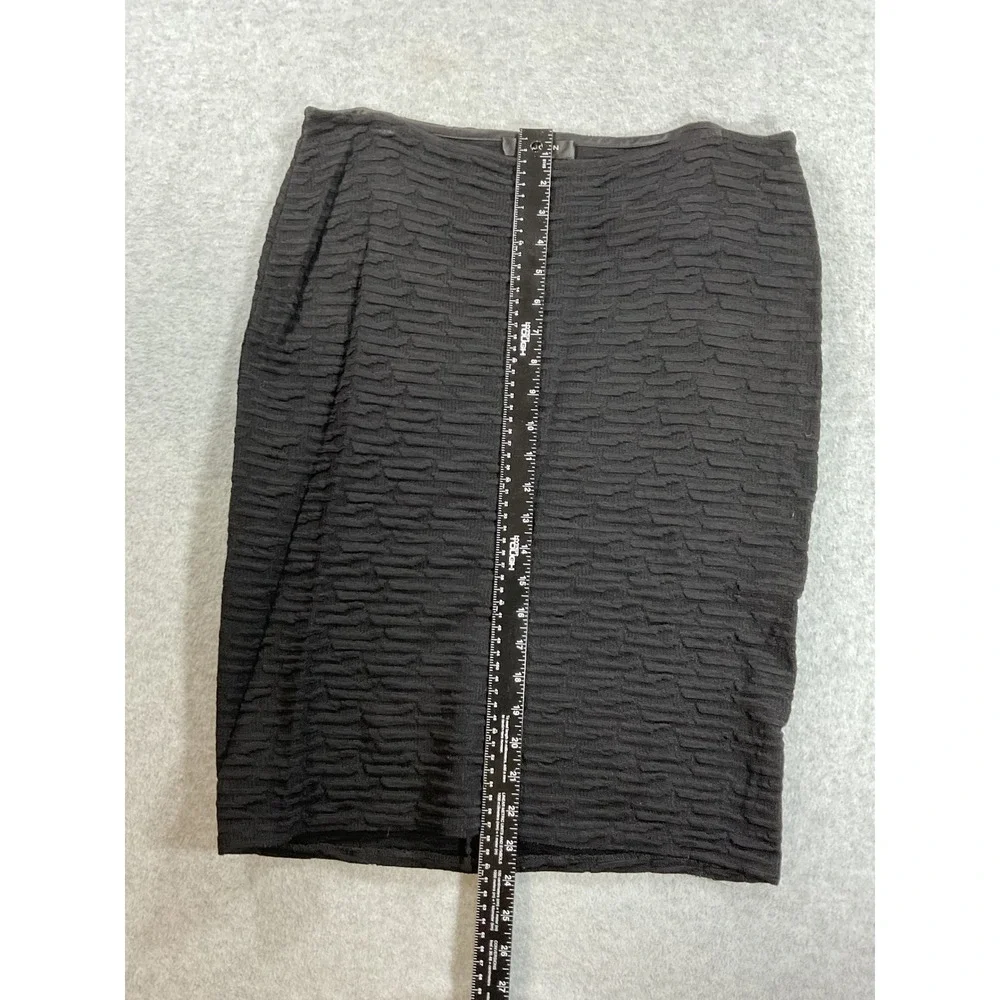 St. John Couture Black Textured Knit Pencil Skirt Size 10 Made in USA 2326
